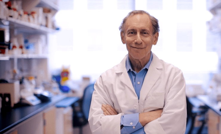 Robert Langer in his lab