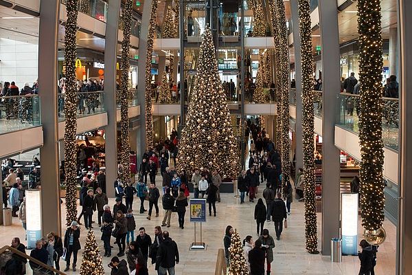 The Social Science of Holiday Marketing, er, Shopping