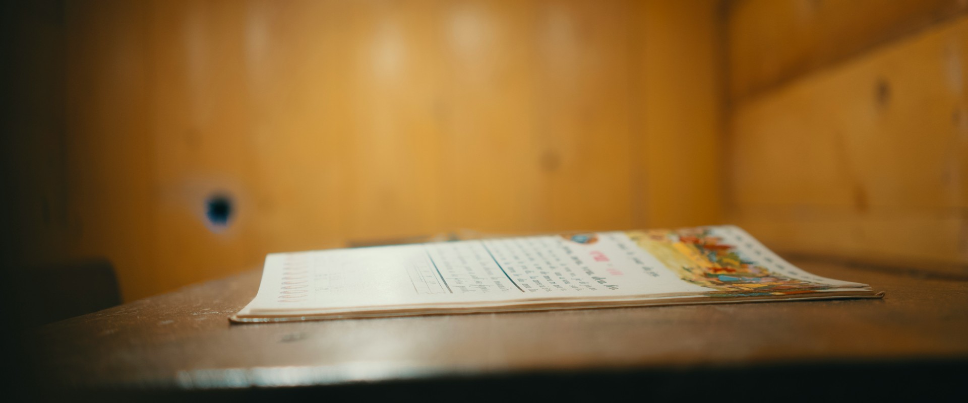 From ‘Which Database?’ to ‘Under What Conditions?’: Teaching Critical Thinking Through Search Tool Selection in an AI Age